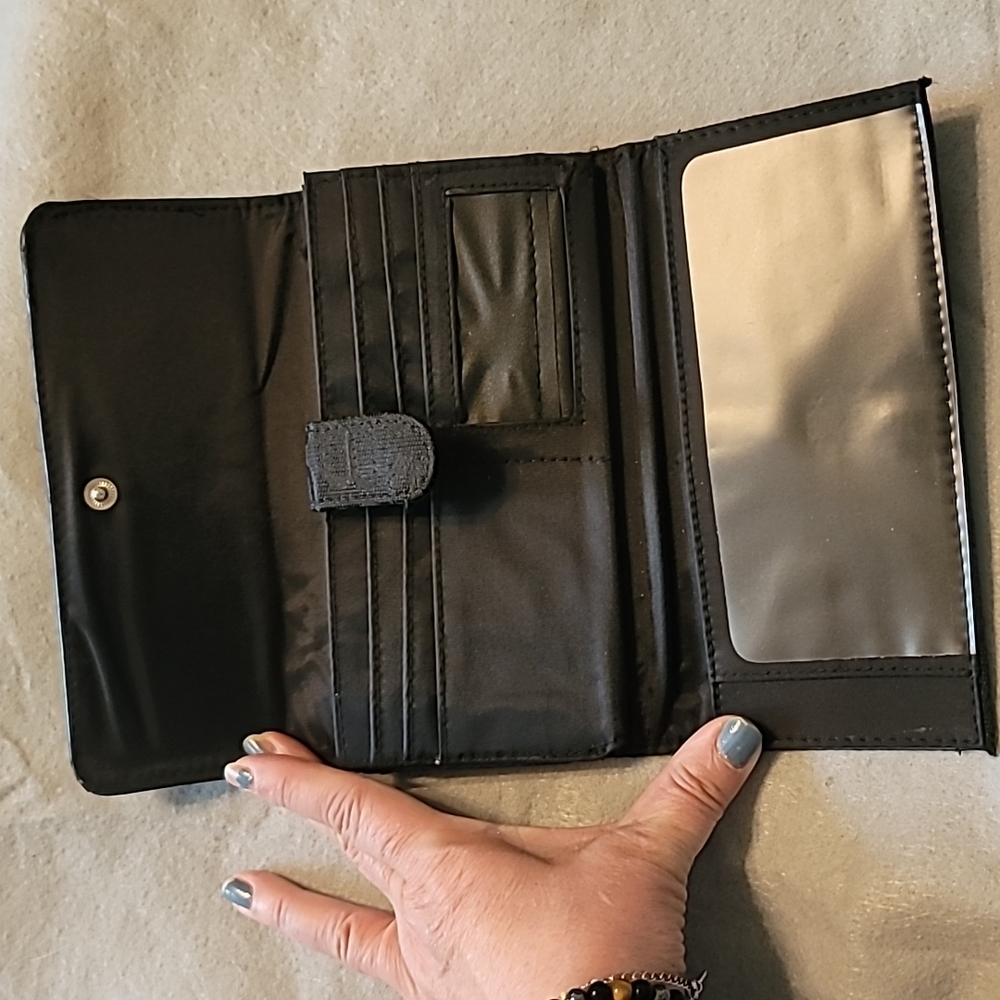 Wallet - Picture 3 of 5